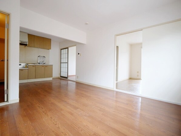 ホワイトペルテCの物件内観写真